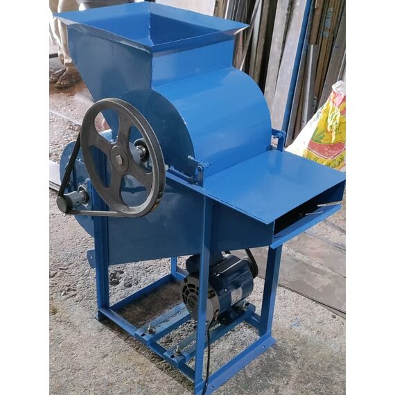 GROUNDNUT DECORTICATOR WITH 1HP MOTOR 150KG/HR