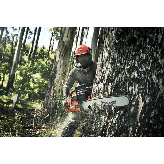 HUSQVARNA 390 XP CHAINSAW MACHINE, 24 INCHES